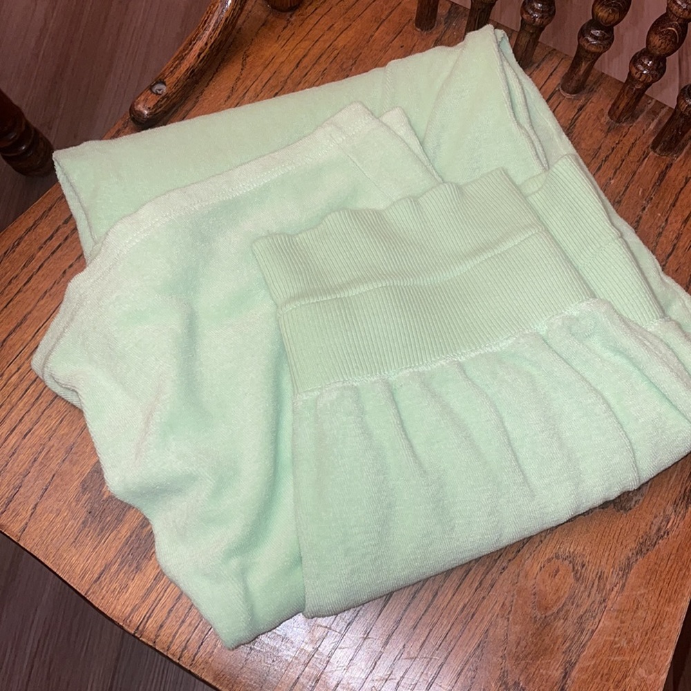 - Forenza lime green terry cloth 2 piece lounge set - Picture 8 of 9